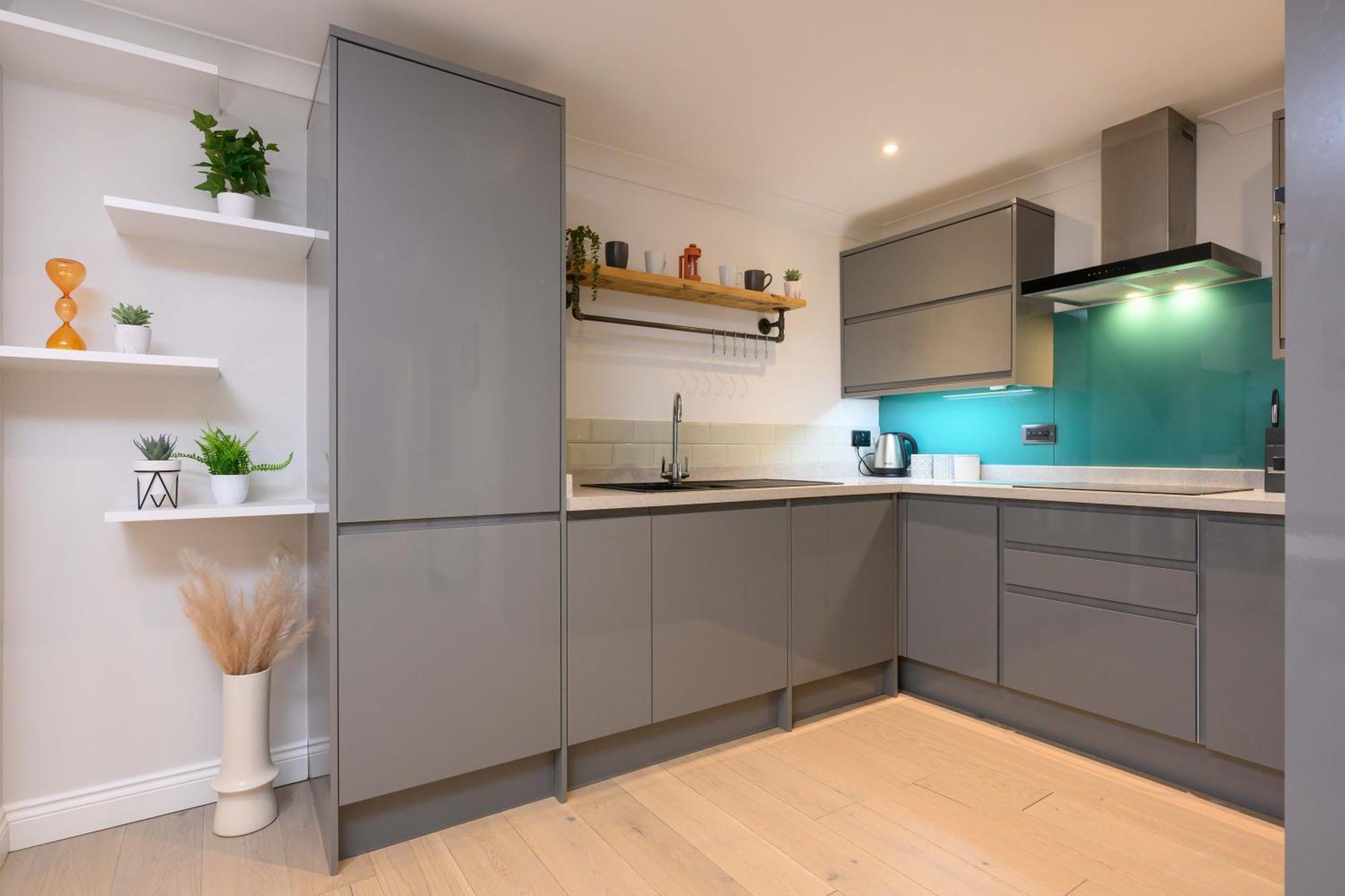 Cosy 2-bed In Near Town Centre! Appartamento *